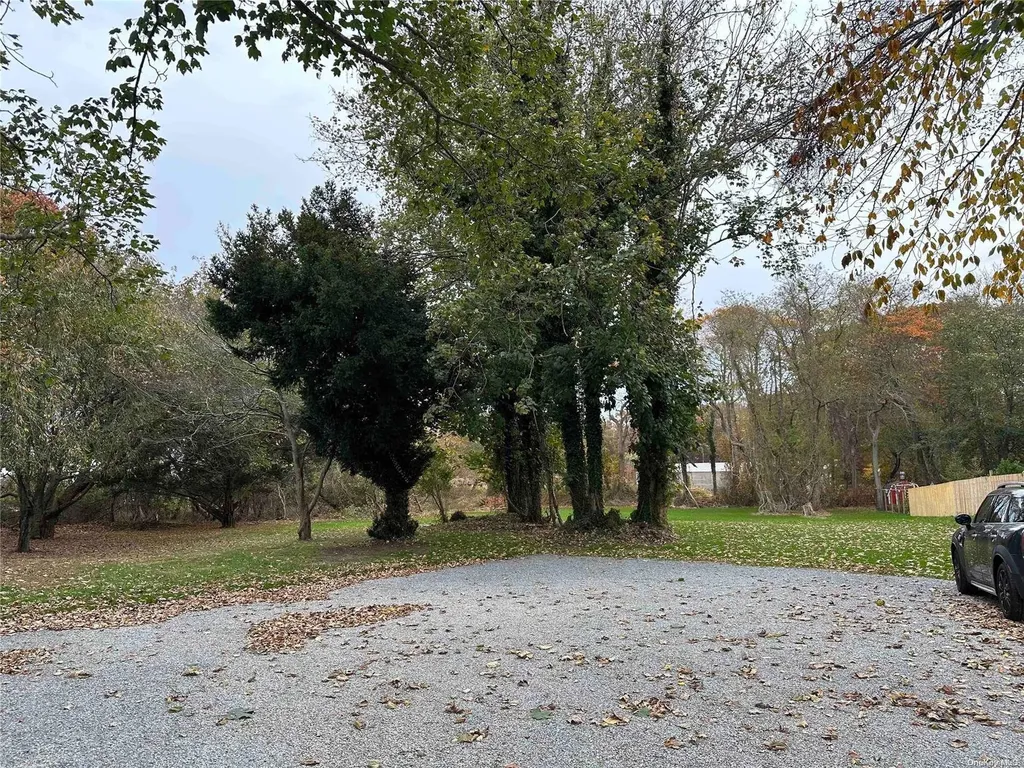 277 County Road 39 Southampton NY 11968