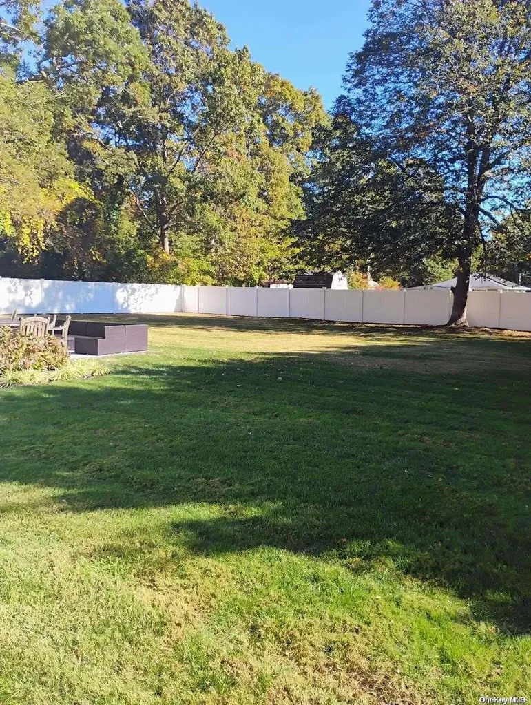 243 Whittier Drive Mastic Beach NY 11951