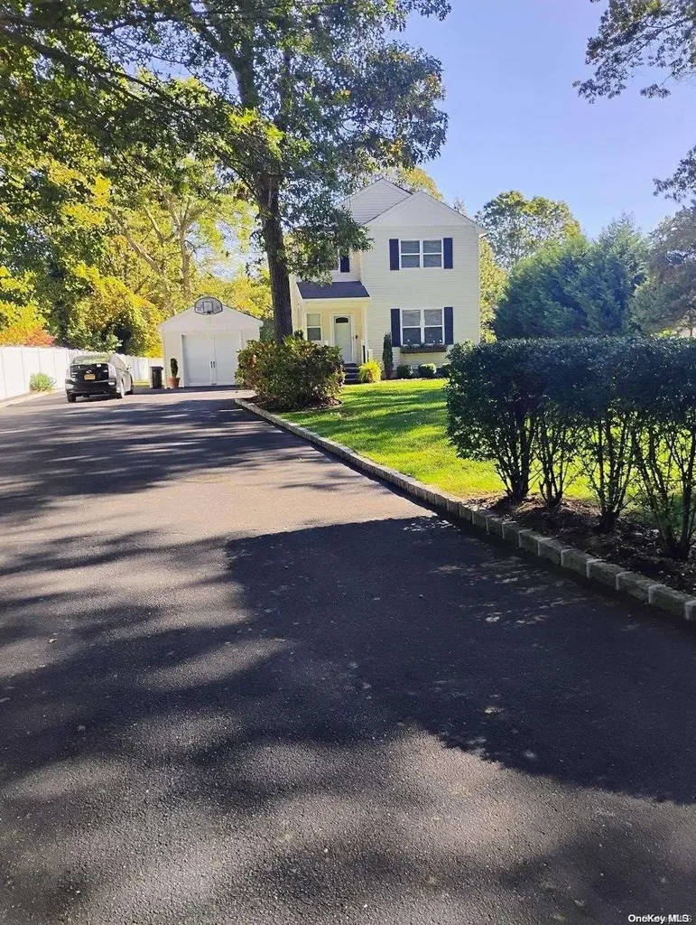 243 Whittier Drive Mastic Beach NY 11951
