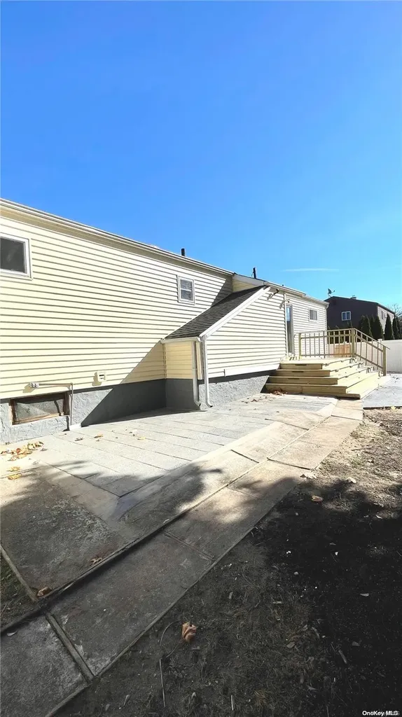 140 Hubbards Path West Babylon NY 11704