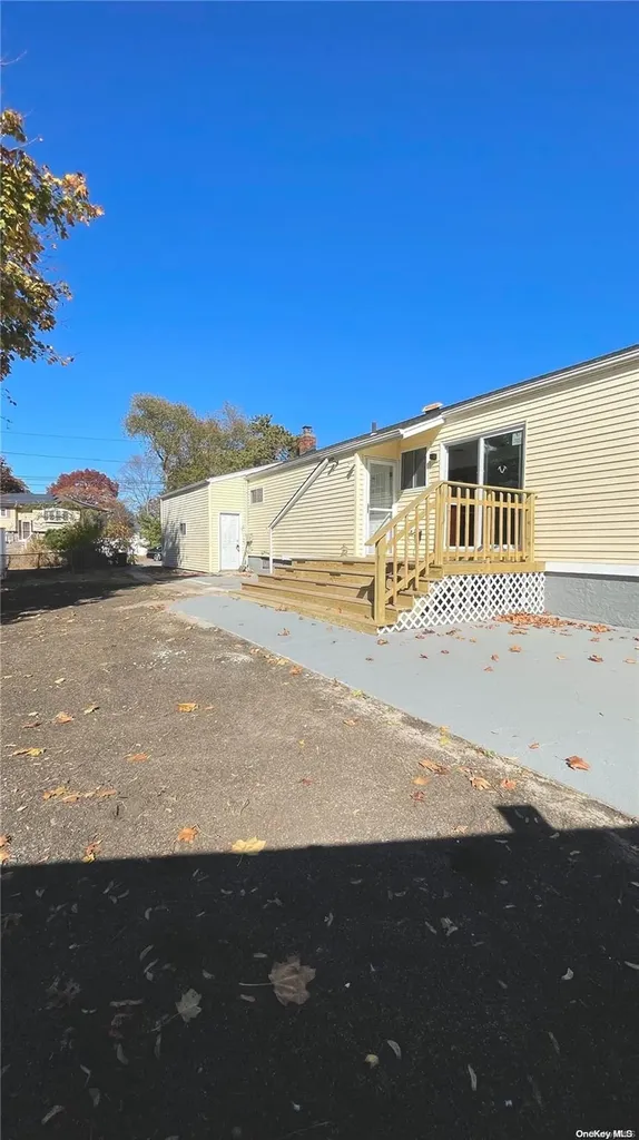 140 Hubbards Path West Babylon NY 11704
