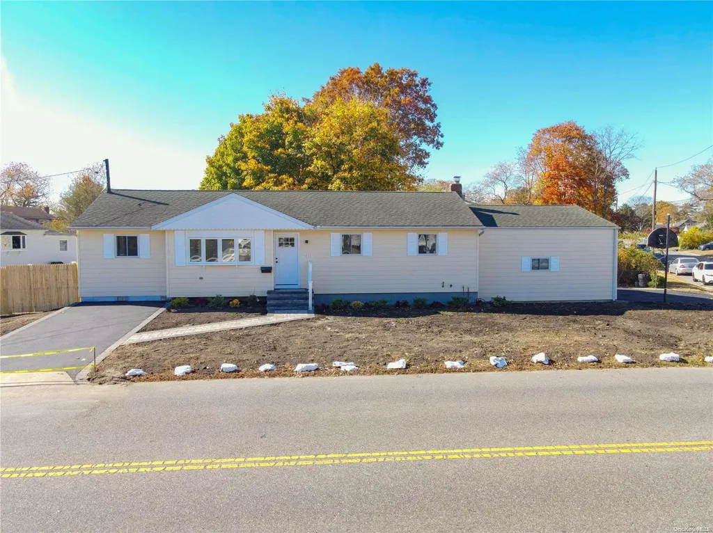140 Hubbards Path West Babylon NY 11704