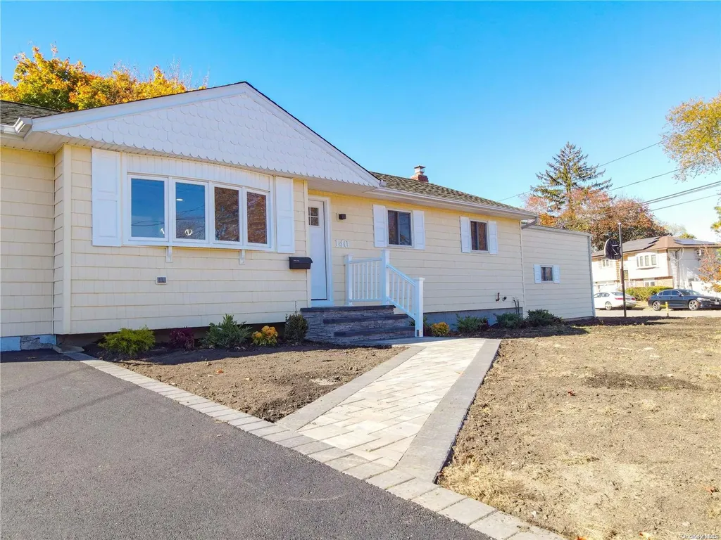 140 Hubbards Path West Babylon NY 11704