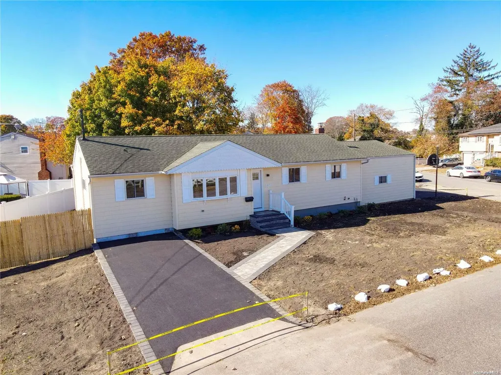 140 Hubbards Path West Babylon NY 11704