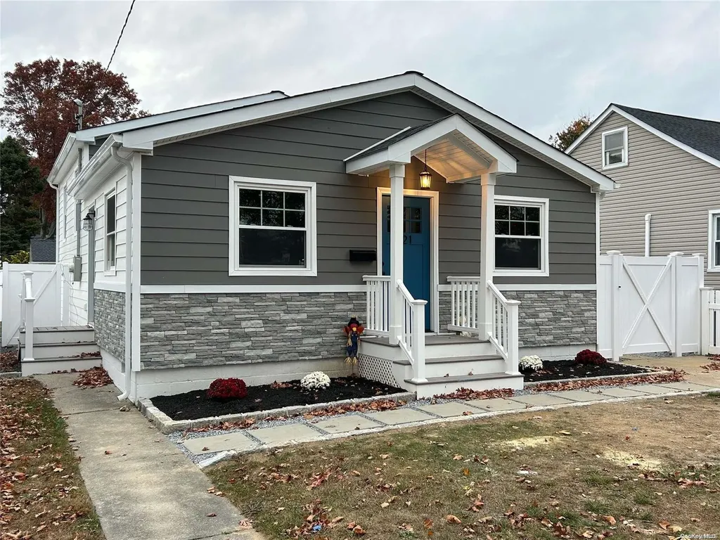 221 Deauville Boulevard Babylon NY 11726