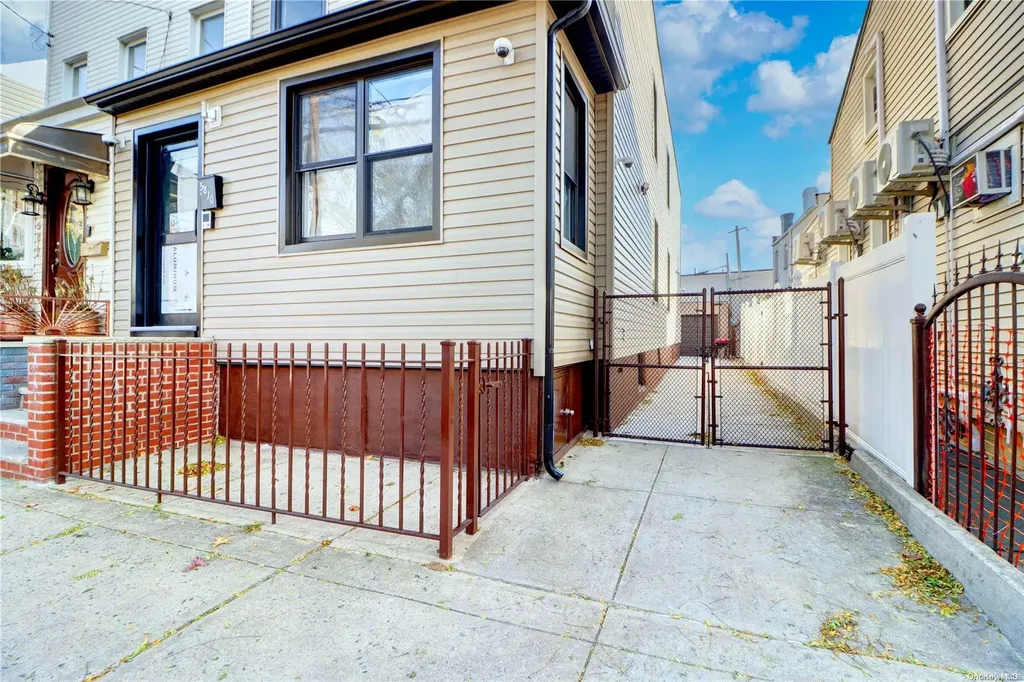 58-10 78th Avenue Ridgewood NY 11385