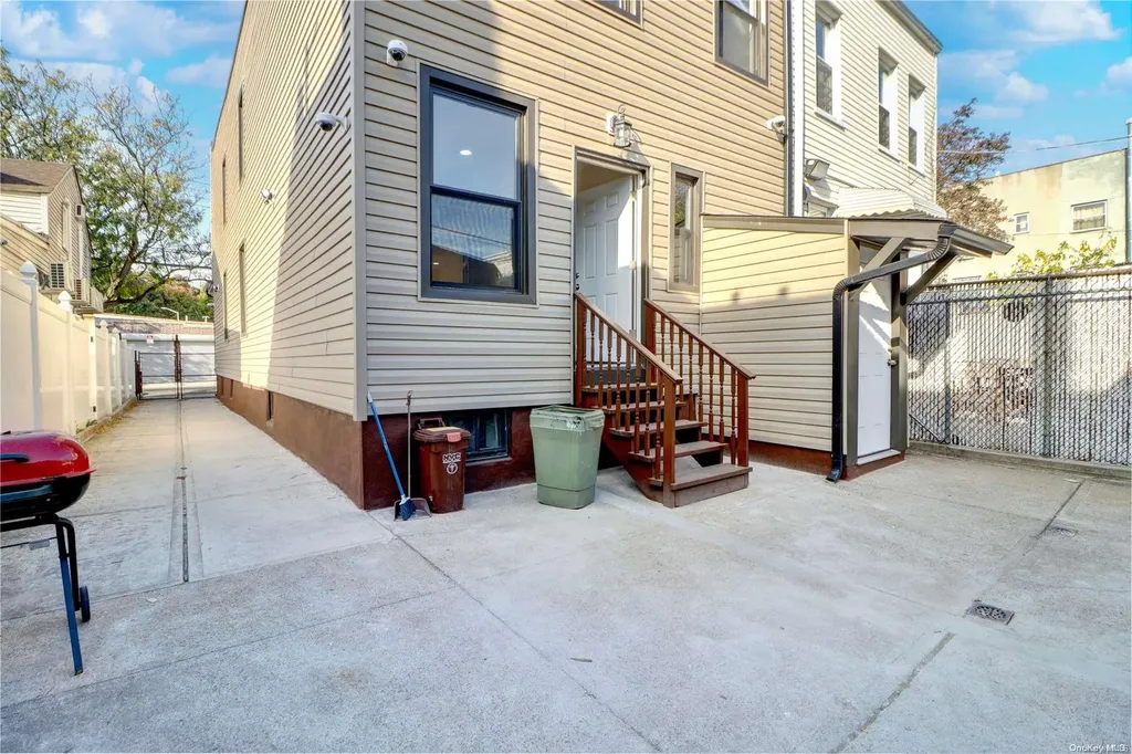 58-10 78th Avenue Ridgewood NY 11385
