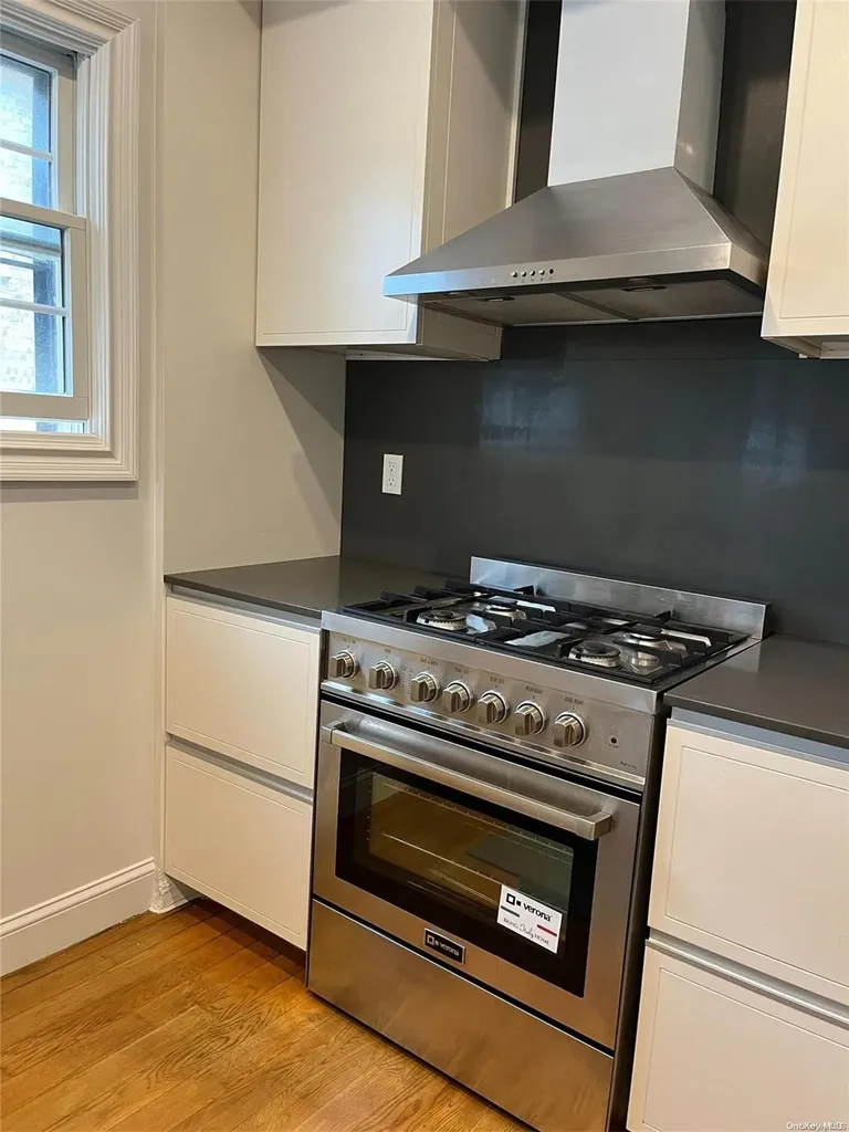 151-07 17th Avenue Whitestone NY 11357