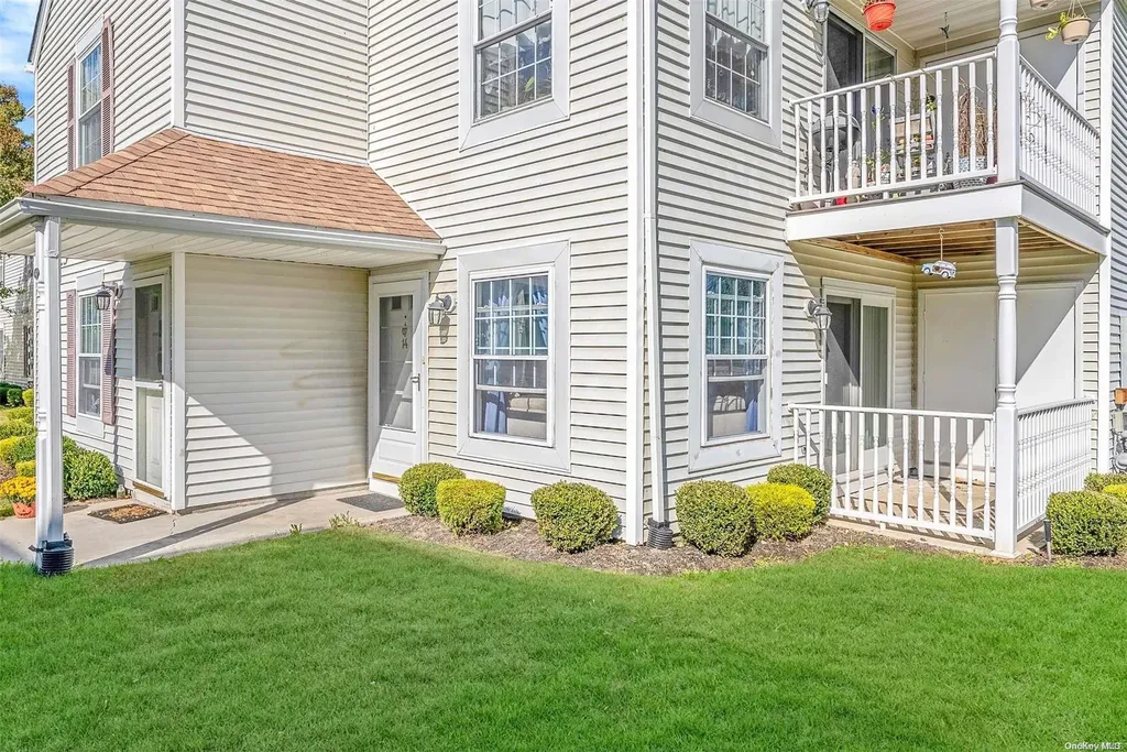 14 Fairview Circle Middle Island NY 11953