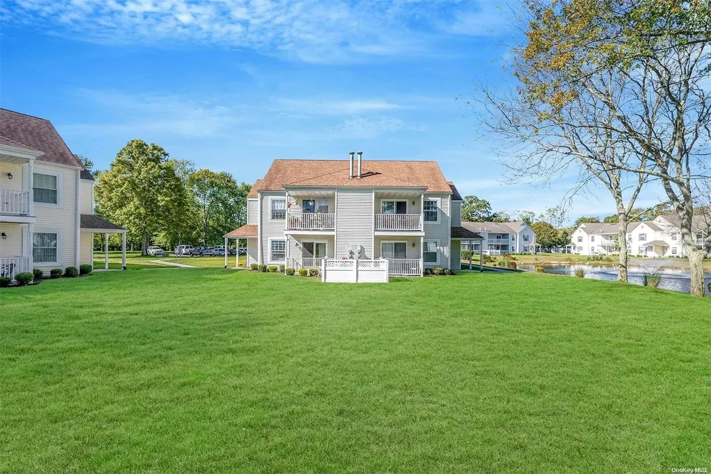 14 Fairview Circle Middle Island NY 11953