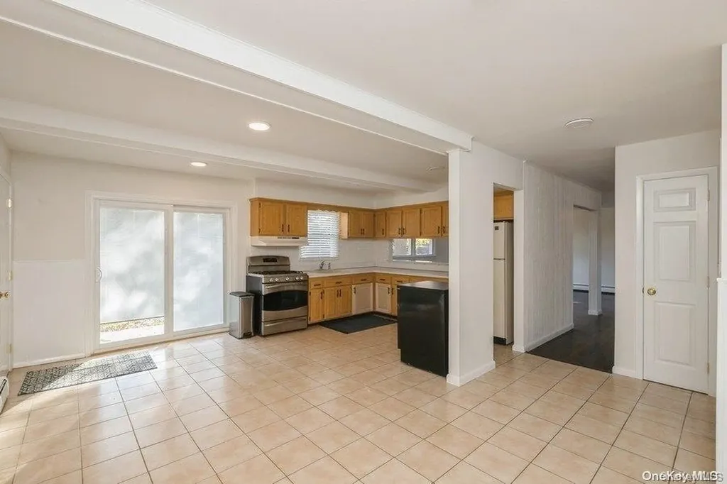 406 Walker Street West Babylon NY 11704