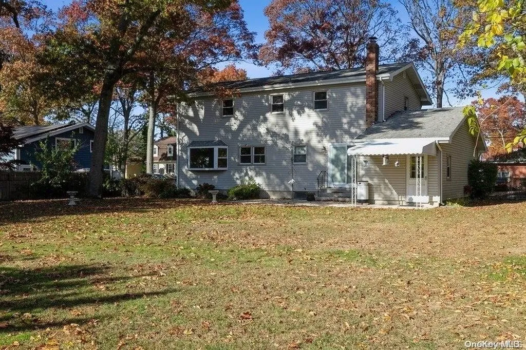406 Walker Street West Babylon NY 11704