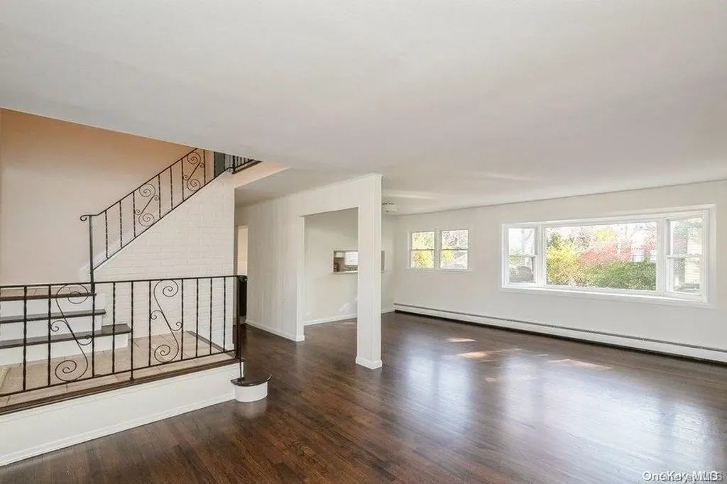 406 Walker Street West Babylon NY 11704