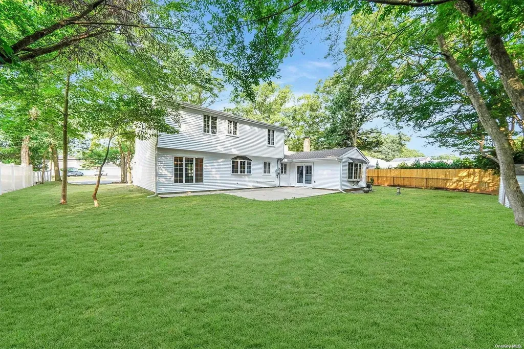 1009 Old Town Road Coram NY 11727