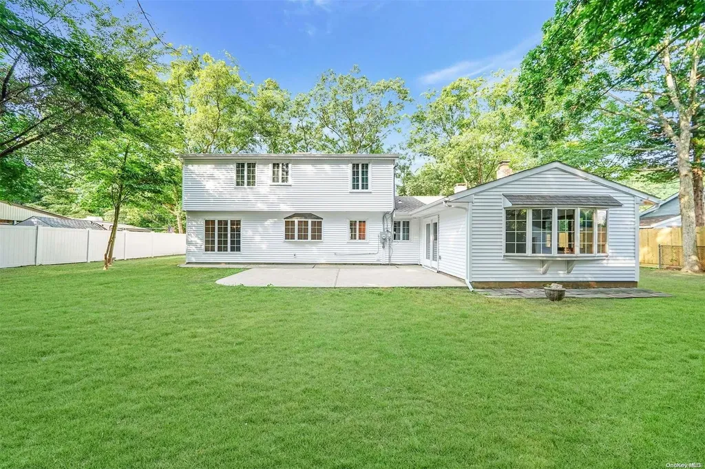1009 Old Town Road Coram NY 11727