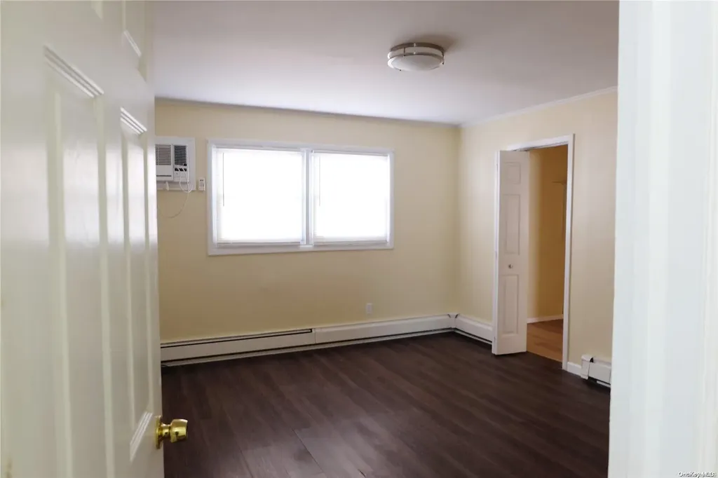 7 Bell Lane Levittown NY 11756