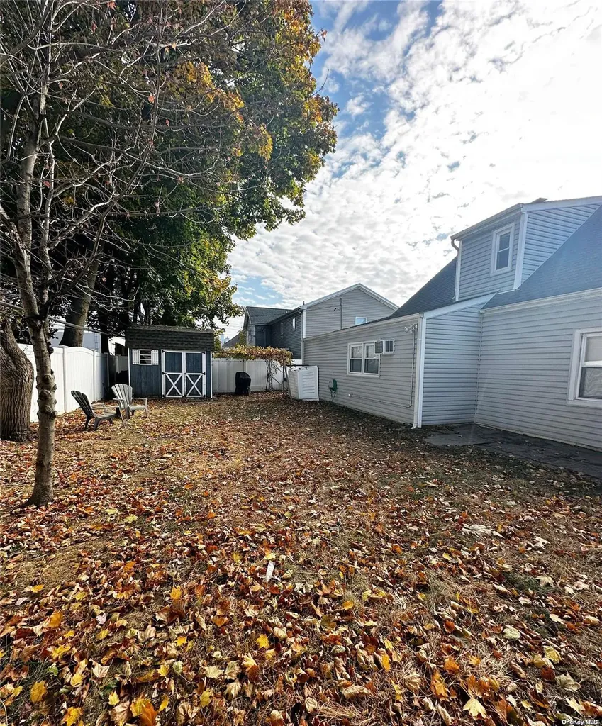 7 Bell Lane Levittown NY 11756