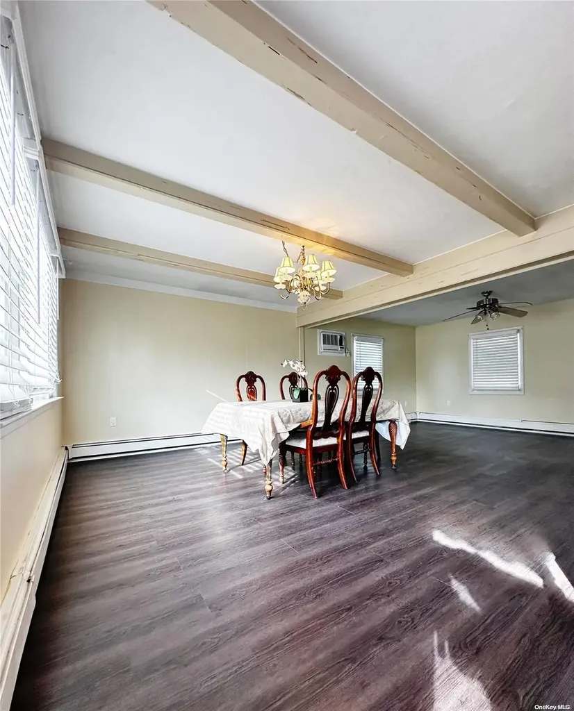 7 Bell Lane Levittown NY 11756