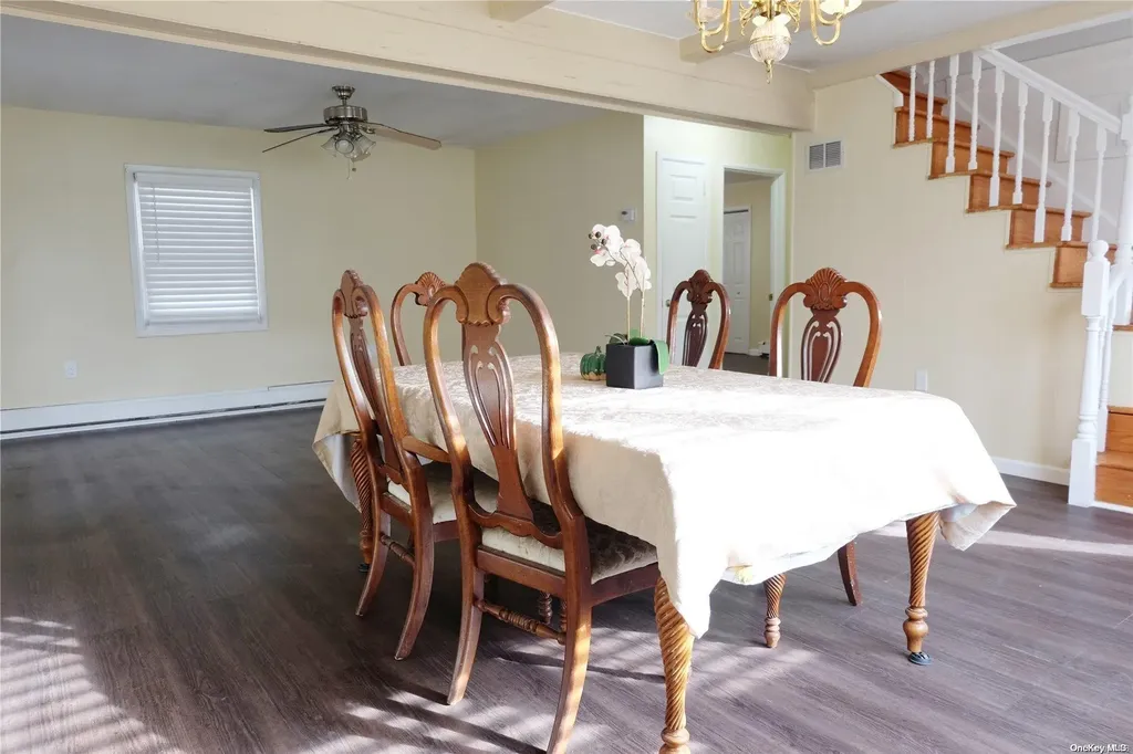 7 Bell Lane Levittown NY 11756