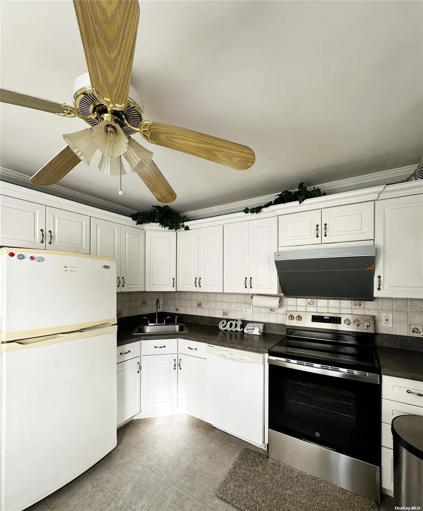 7 Bell Lane Levittown NY 11756