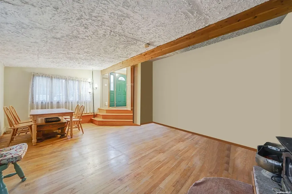 3 Peter Road Ronkonkoma NY 11779