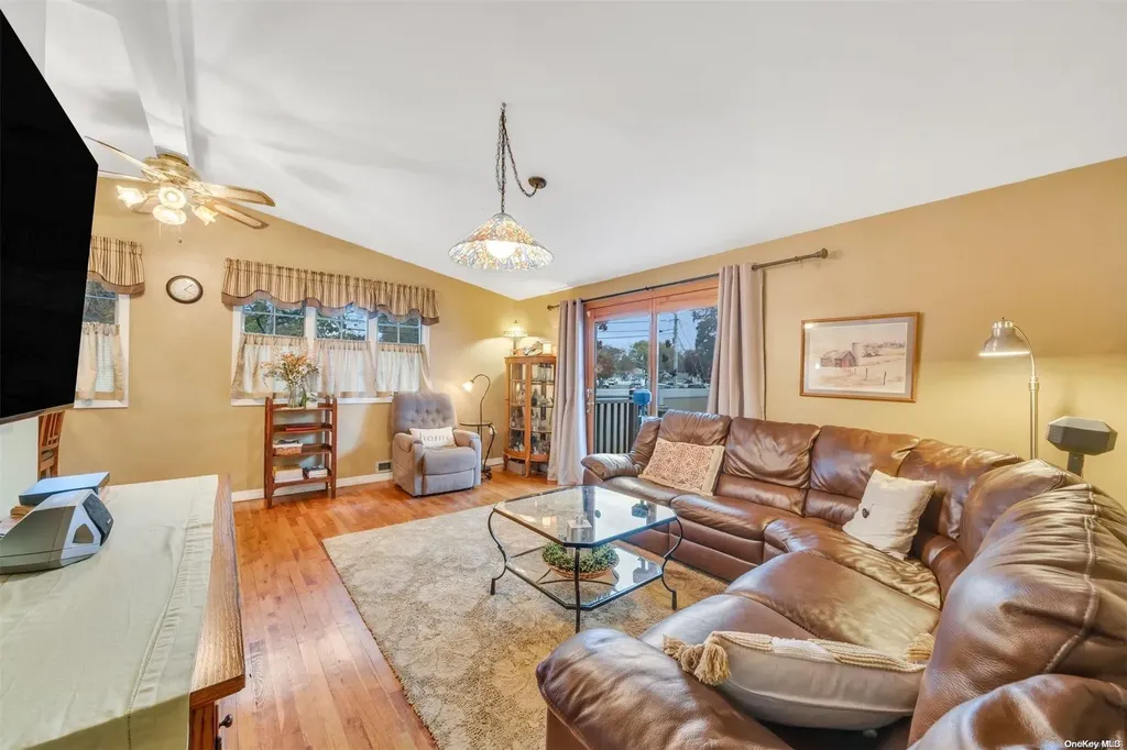 3 Peter Road Ronkonkoma NY 11779