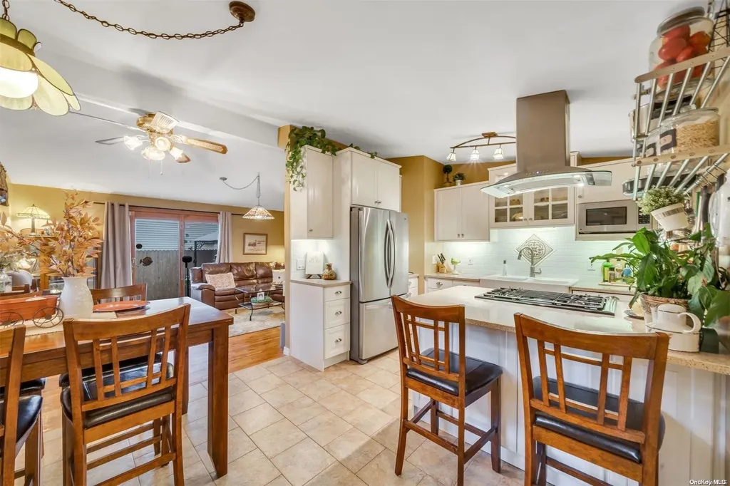 3 Peter Road Ronkonkoma NY 11779