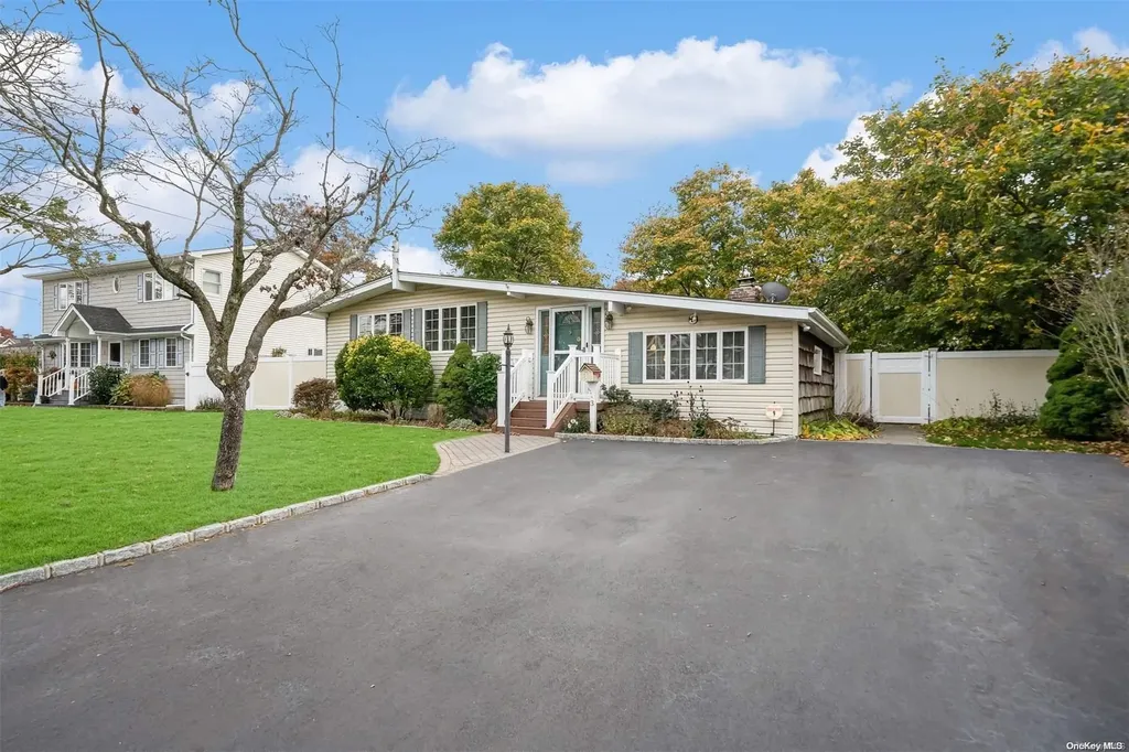 3 Peter Road Ronkonkoma NY 11779