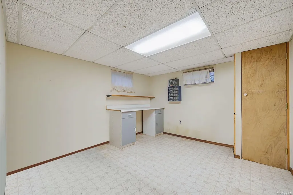 3 Peter Road Ronkonkoma NY 11779