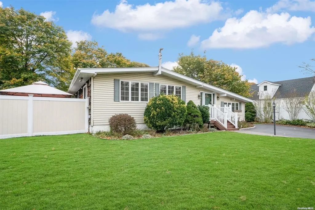 3 Peter Road Ronkonkoma NY 11779