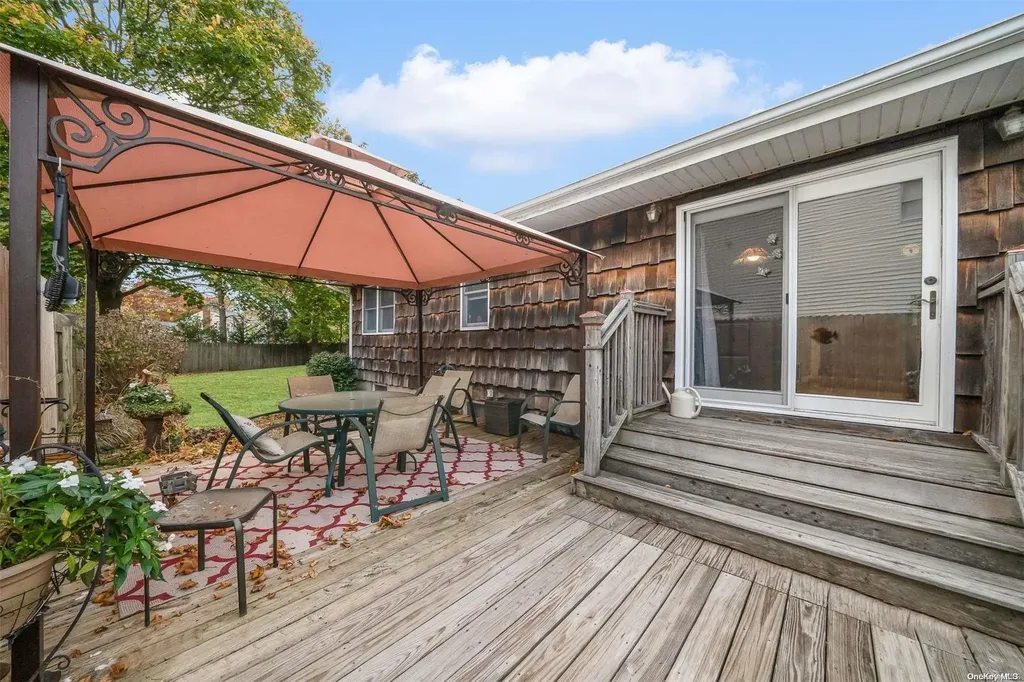 3 Peter Road Ronkonkoma NY 11779