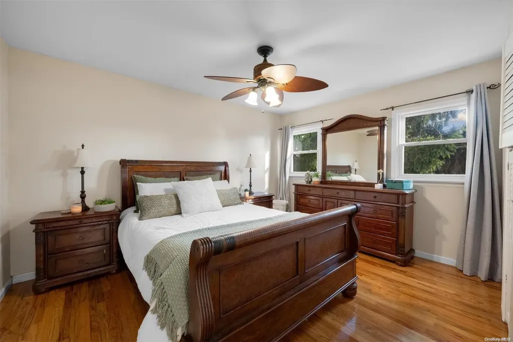 36 Calvert Avenue Commack NY 11725