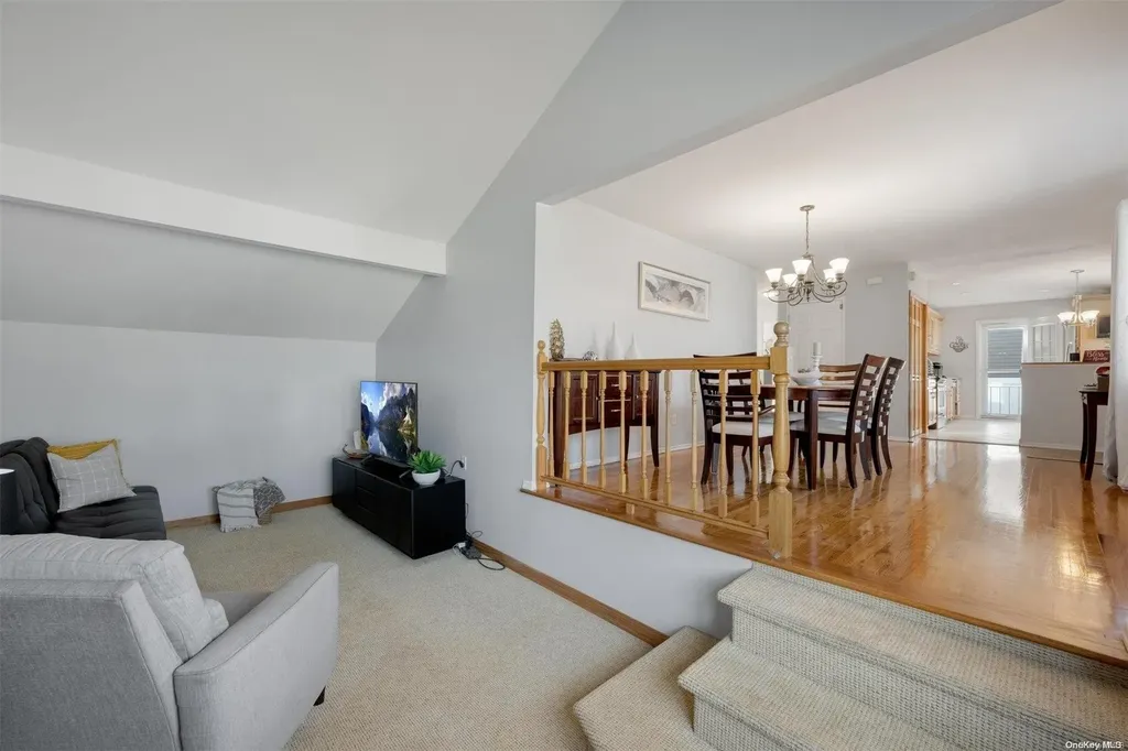 36 Calvert Avenue Commack NY 11725