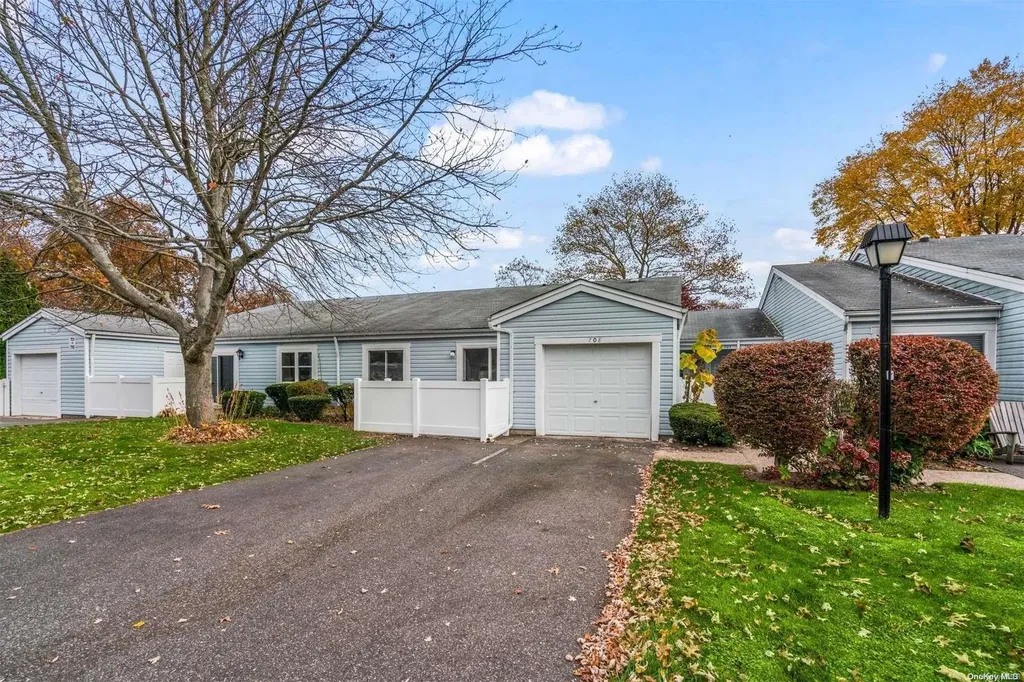 708 Cabot Court Saint James NY 11780