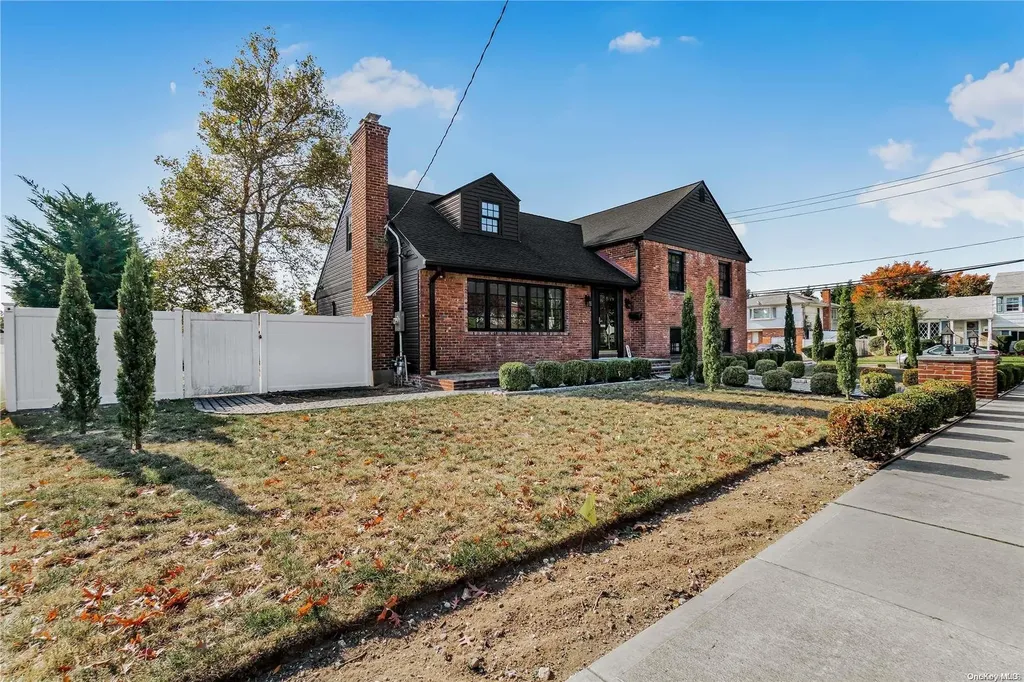 580 Edwards Street Baldwin NY 11510