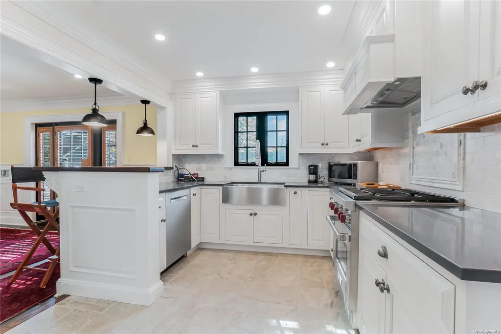 580 Edwards Street Baldwin NY 11510
