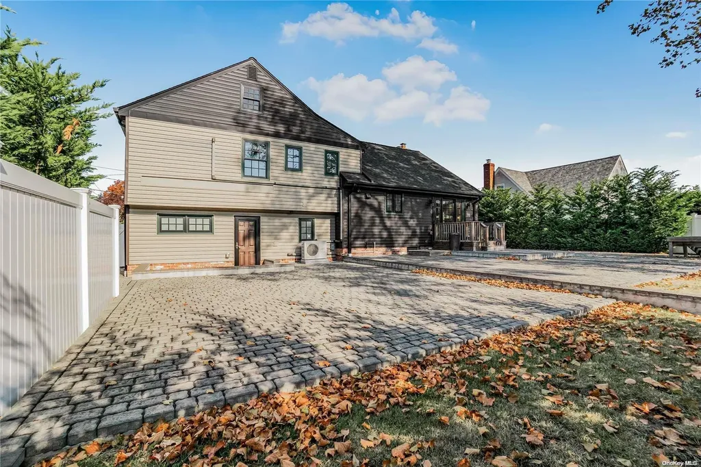 580 Edwards Street Baldwin NY 11510