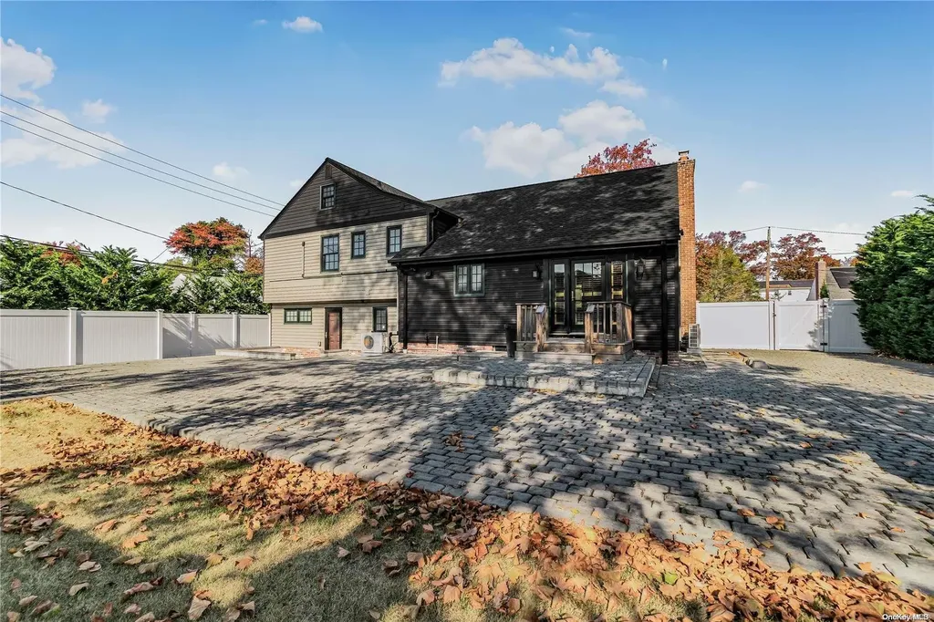 580 Edwards Street Baldwin NY 11510