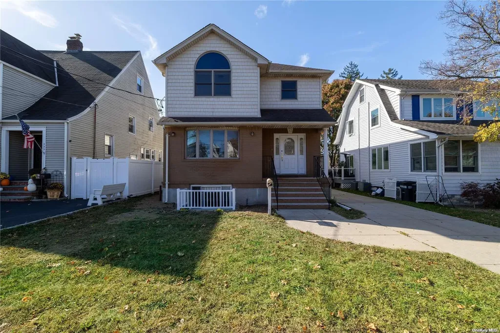 341 Daub Avenue Hewlett NY 11557