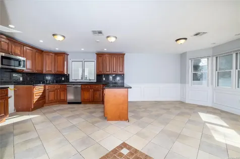 341 Daub Avenue Hewlett NY 11557