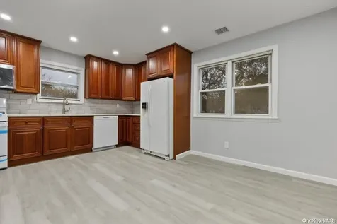 59 Benburb Street Amityville NY 11701