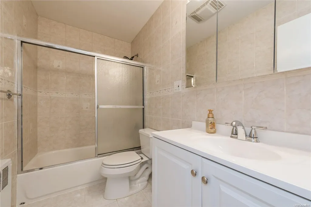 106 Barwick Boulevard Mineola NY 11501