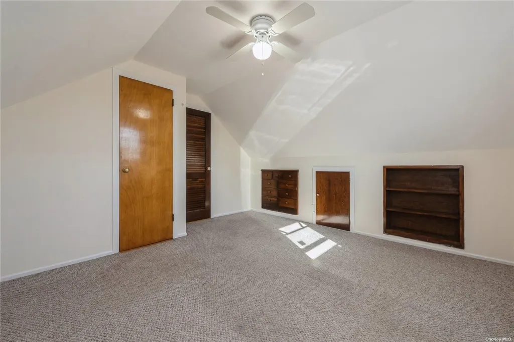 106 Barwick Boulevard Mineola NY 11501