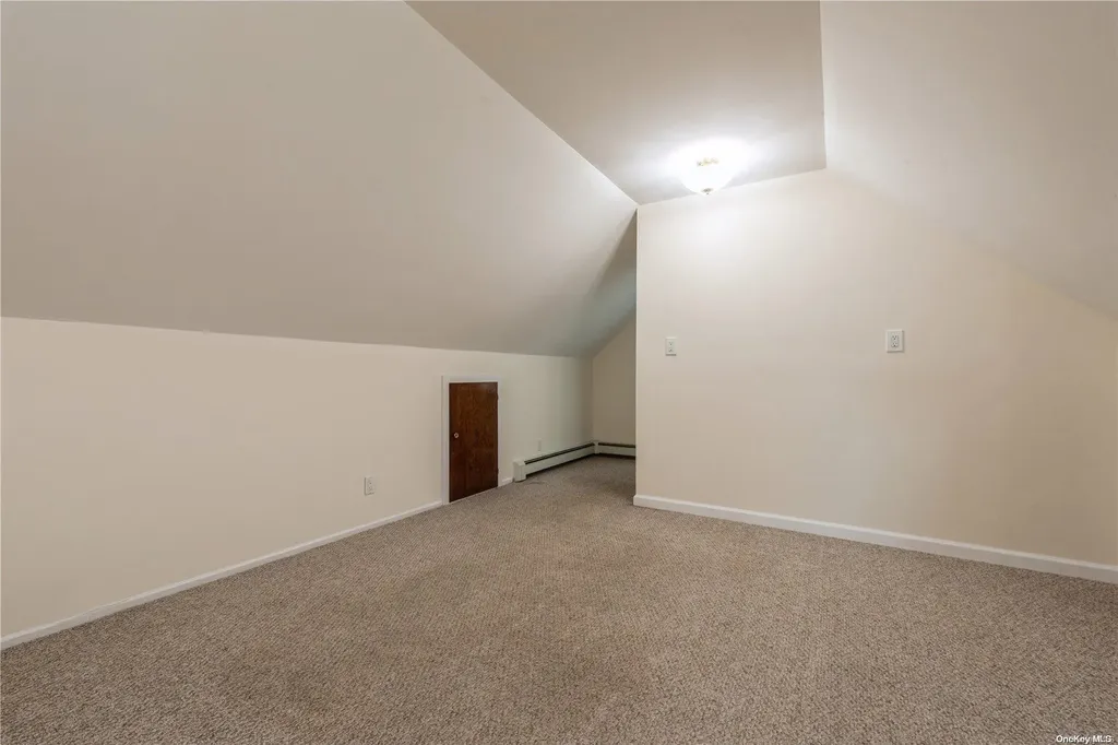 106 Barwick Boulevard Mineola NY 11501
