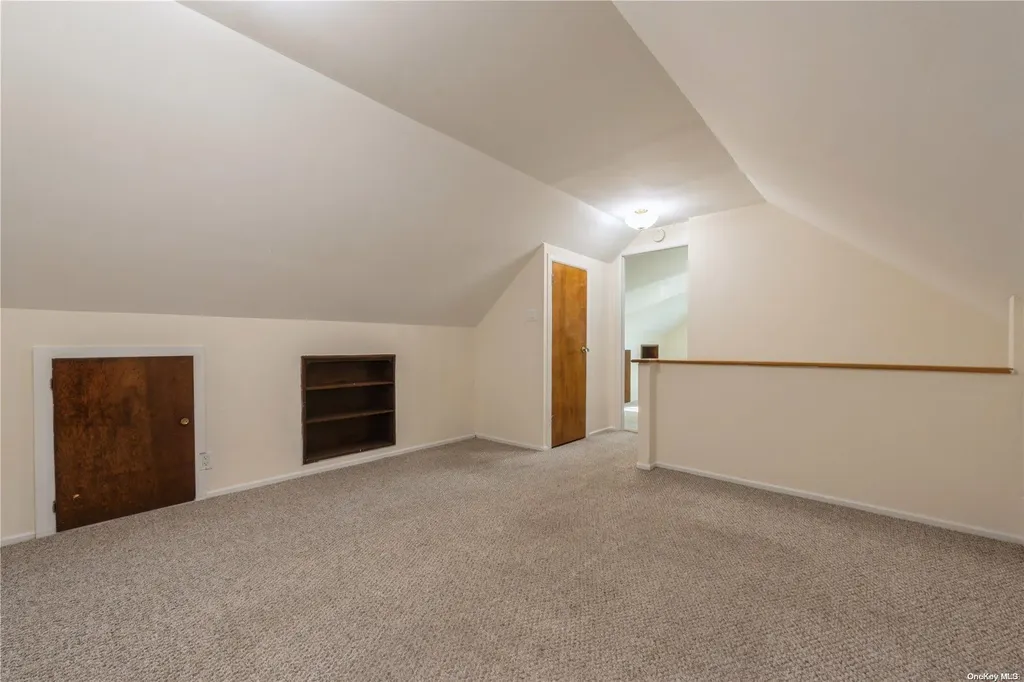 106 Barwick Boulevard Mineola NY 11501