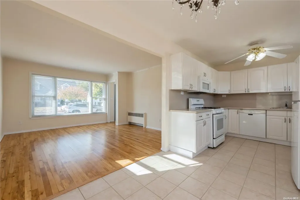 106 Barwick Boulevard Mineola NY 11501