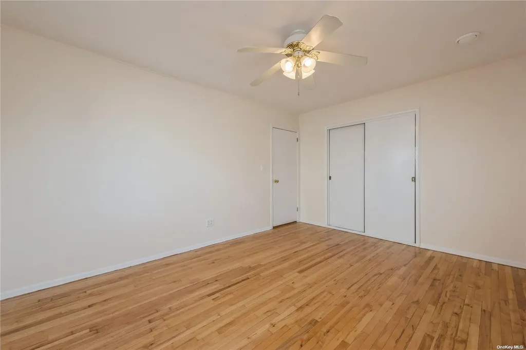 106 Barwick Boulevard Mineola NY 11501