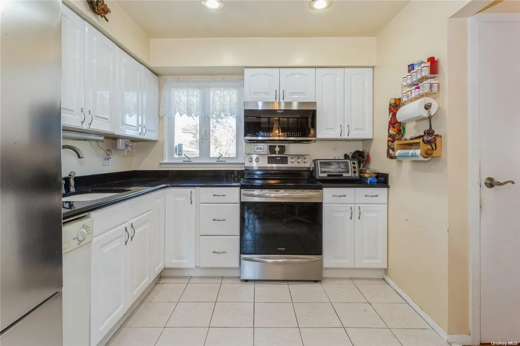 410 W Merrick Road Freeport NY 11520