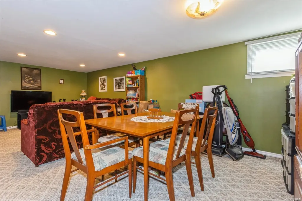 410 W Merrick Road Freeport NY 11520