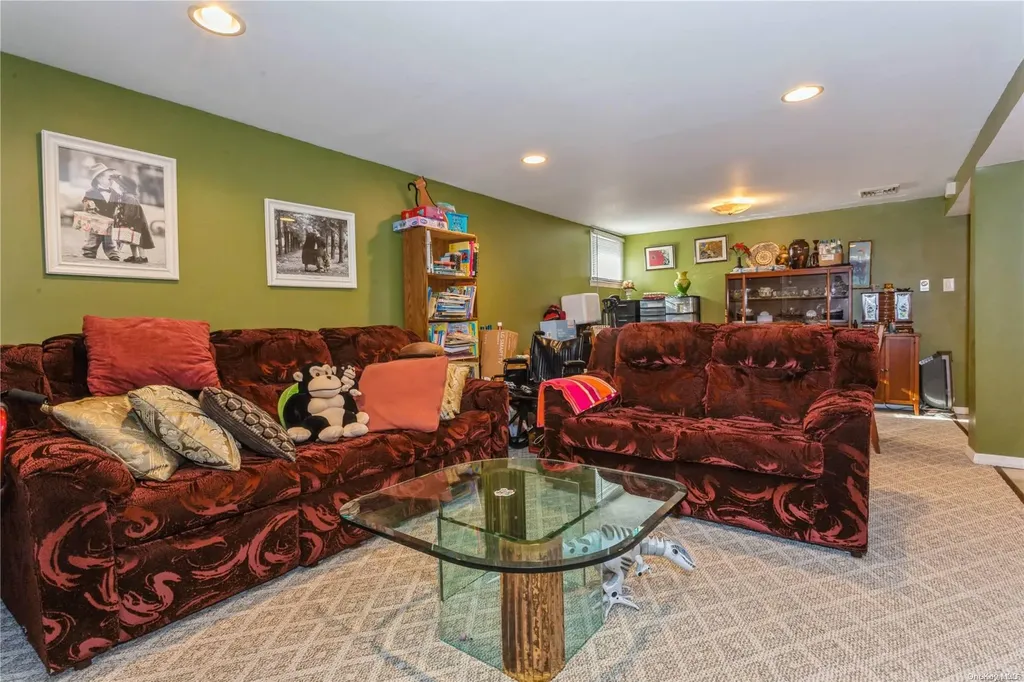 410 W Merrick Road Freeport NY 11520